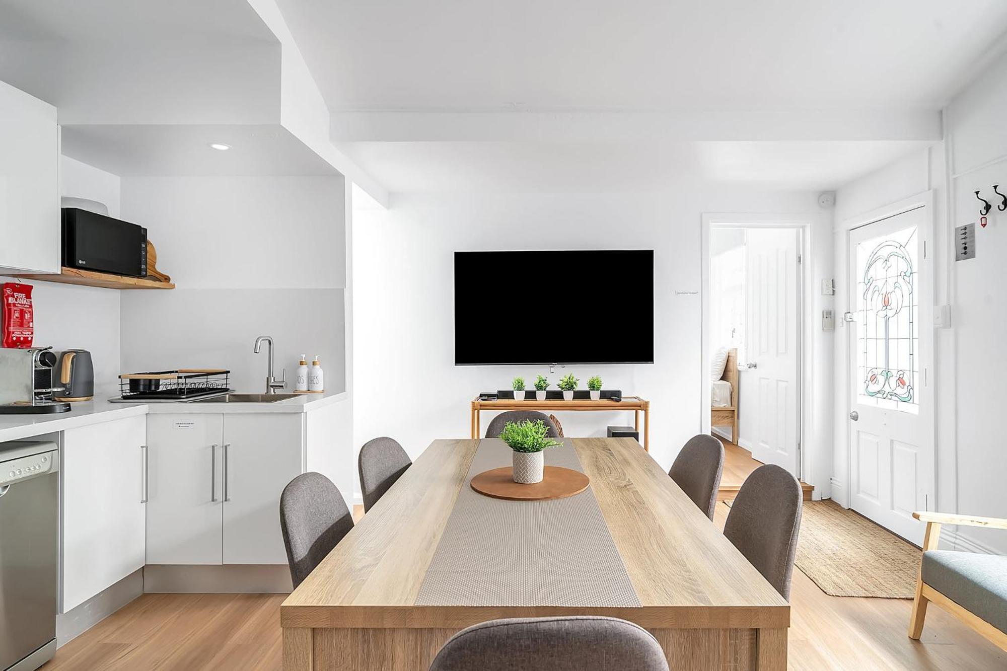 Balmain Beauty With Spacious Garden Sydney